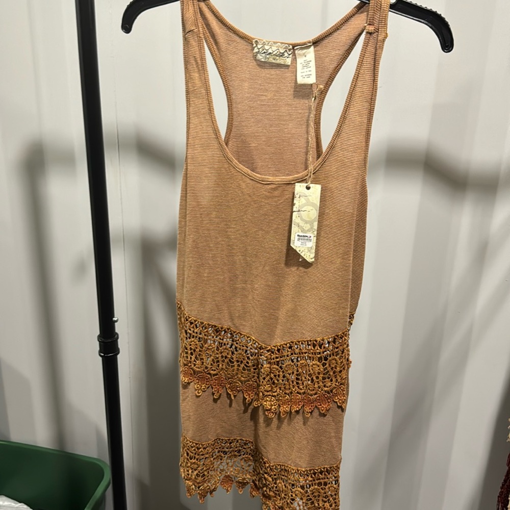 Gimmicks tank NWOT